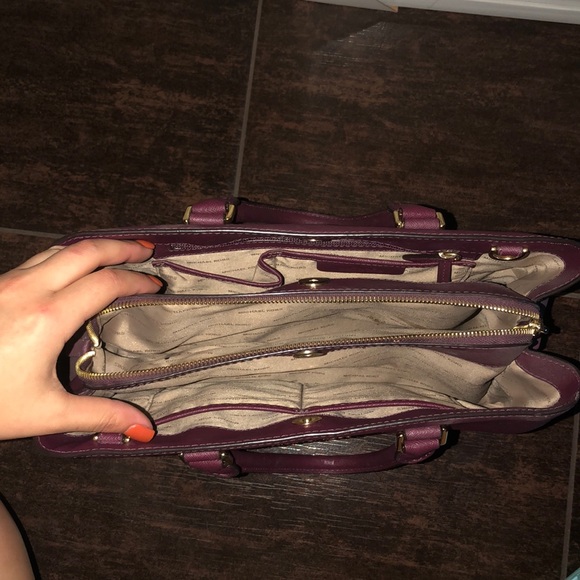 Handbag - Picture 2 of 2